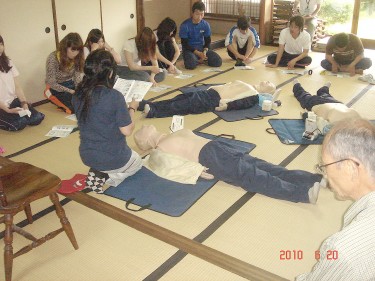 救命講習のようすです 救命講習のようすです